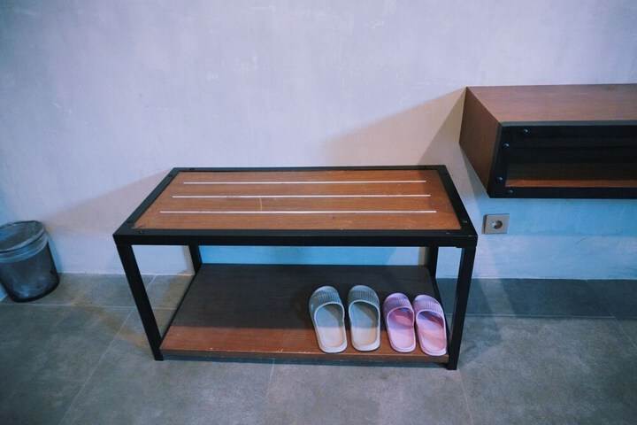 Room 10 of 28