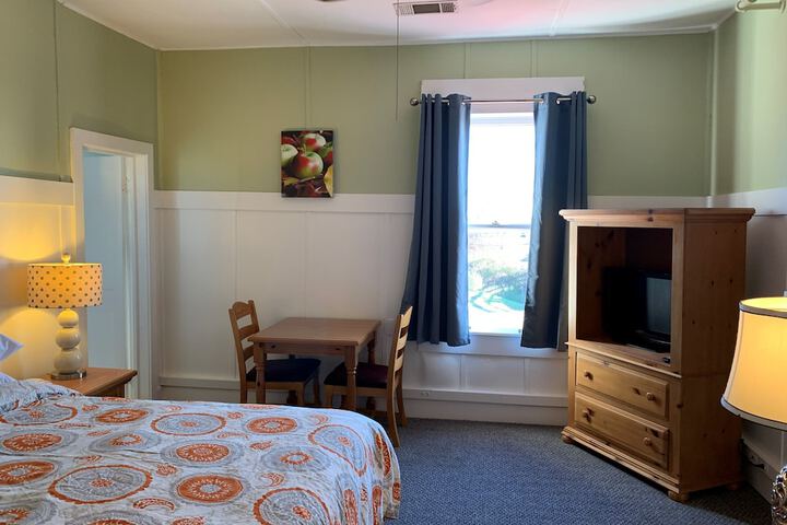 Traditional Double Room 1 Queen Bed Garden View (27 of 58)