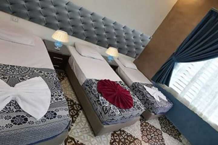 Room 4 of 35