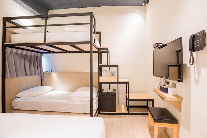 Room 14 of 34
