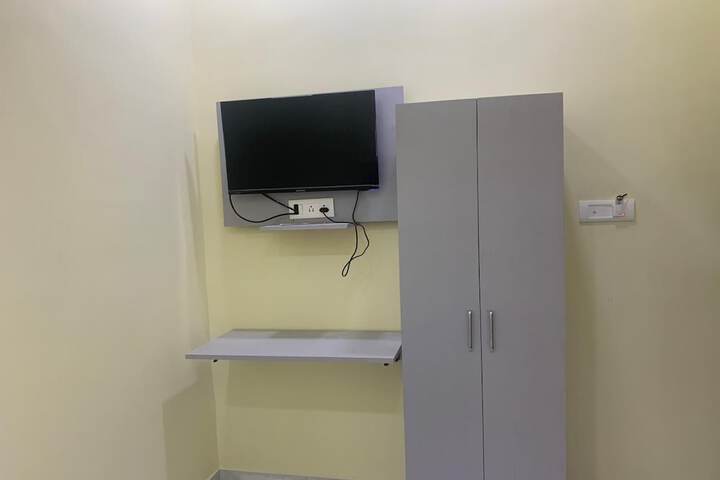 Room 3 of 21