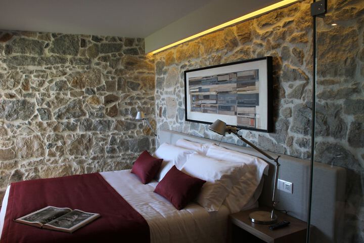 Room 5 of 95