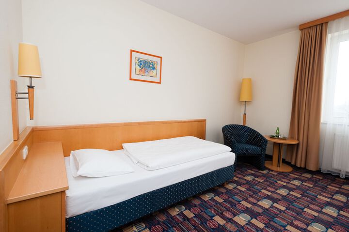 Room 10 of 179