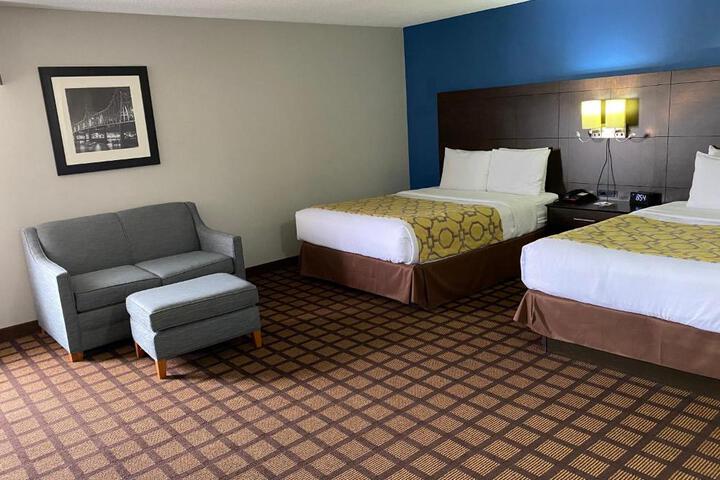 1 Queen Bed Accessible Room (8 of 18)