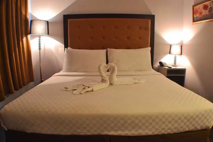 Room 3 of 6
