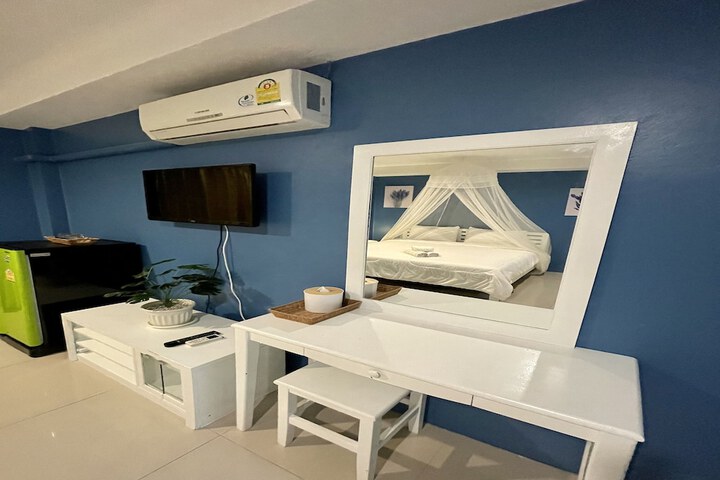 Room 7 of 44