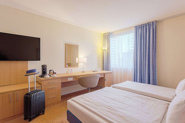 Room 21 of 105
