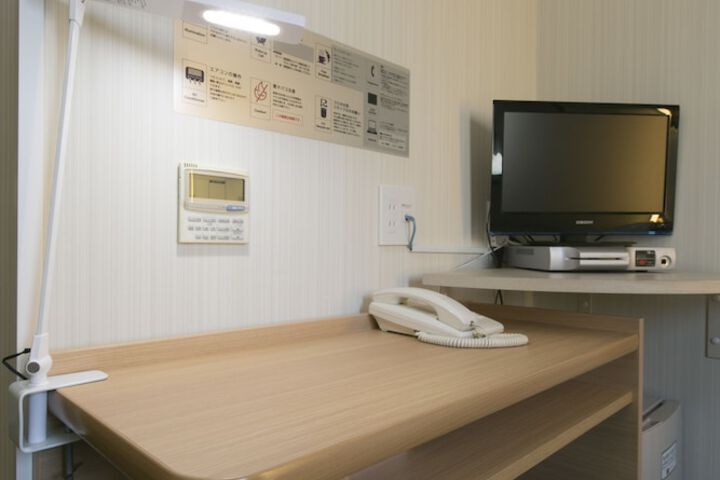 Room 9 of 34