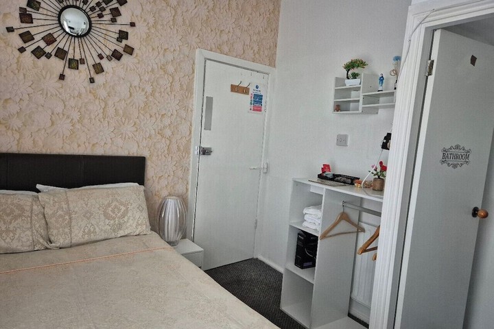 Room 33 of 59