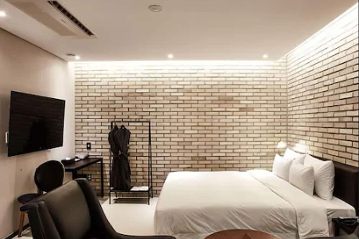 Room 21 of 87