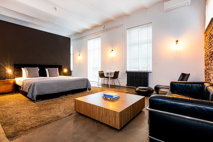 Room 46 of 214