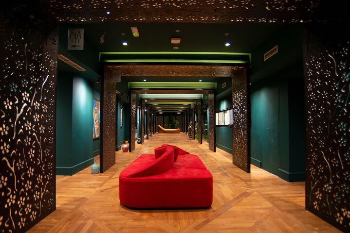Hotel 2 of 163