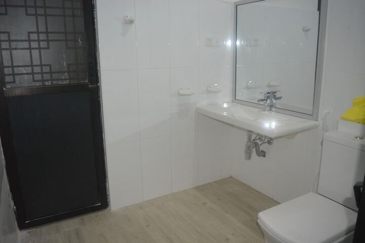 Room 21 of 47