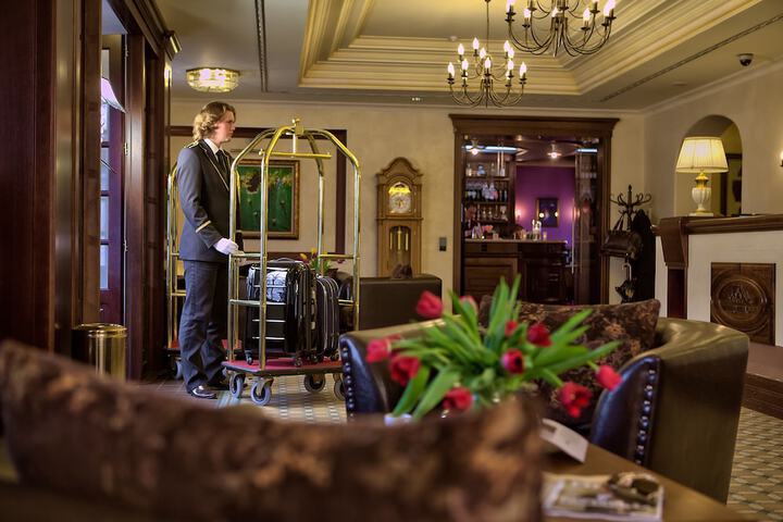 Guest Lobby