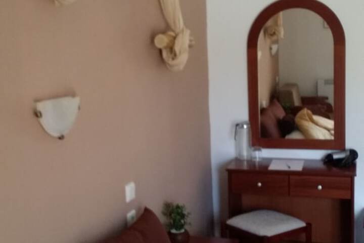 Room 4 of 19