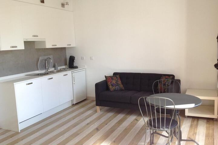 Room 34 of 60