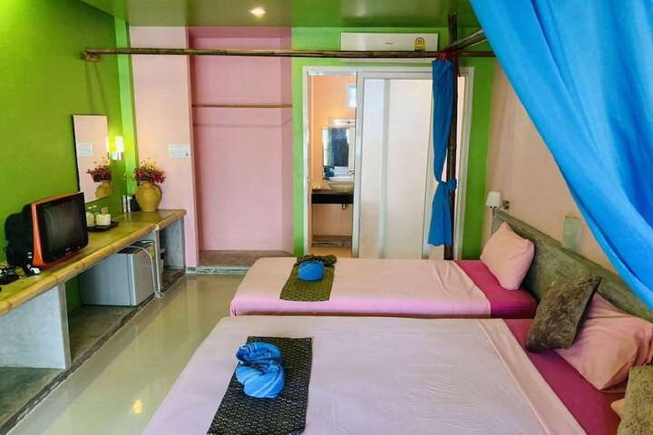 Room 37 of 169