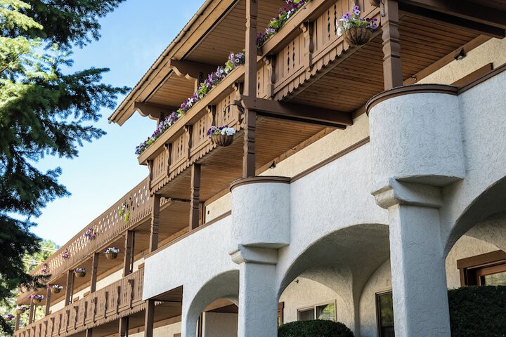 Hotel Exterior 58 of 62
