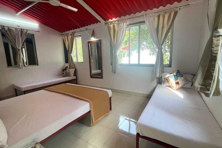 Room 5 of 65