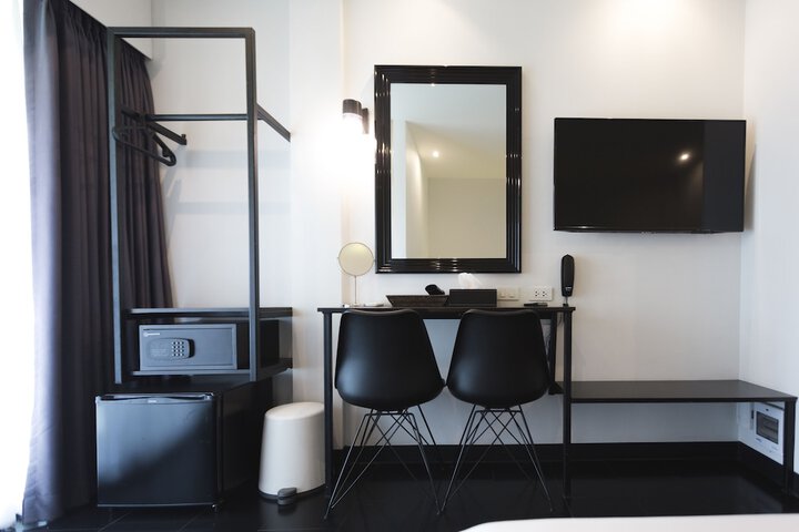 Room 15 of 74
