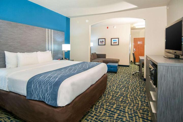 Standard | King Bed (1 of 13)
