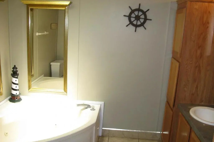 Room 7 of 14