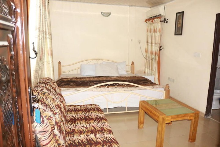 Room 7 of 24