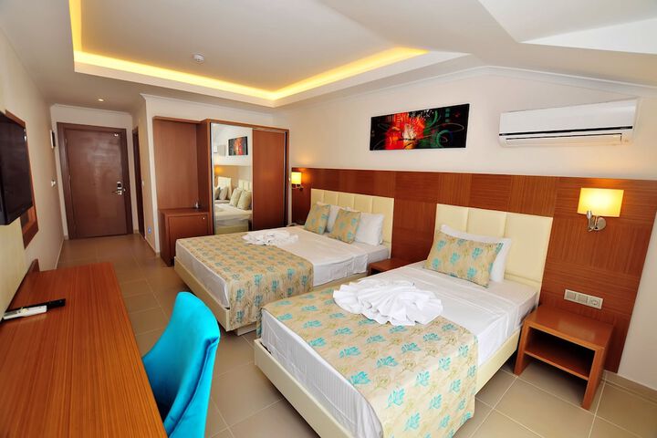 Room 27 of 62