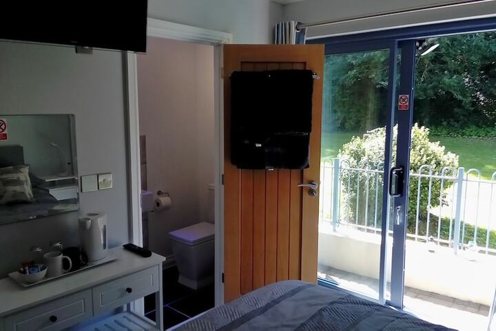 Room 9 of 15