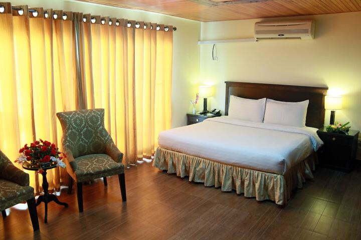 Room 6 of 48