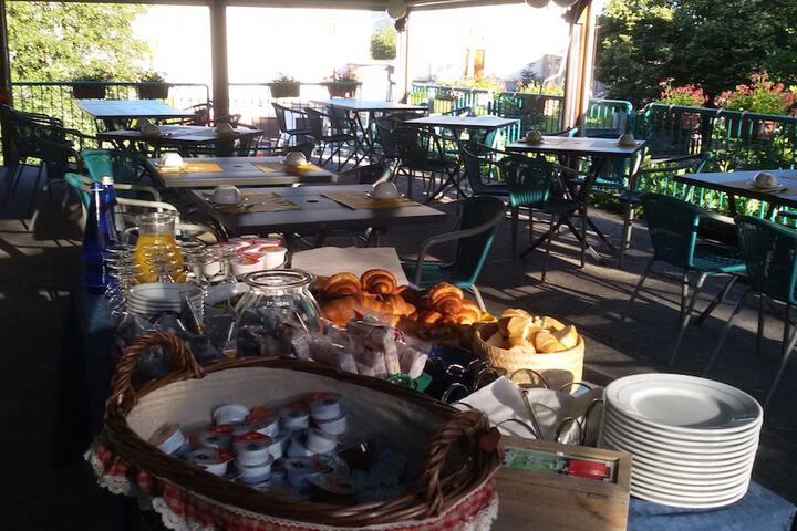 Breakfast/Coffee Service 5 of 8