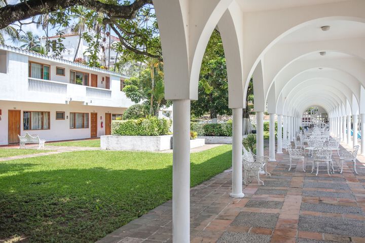 Hotel Exterior 164 of 182