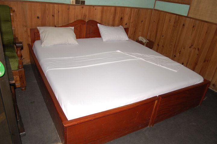Room 7 of 38