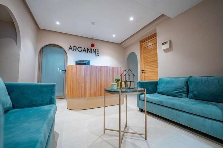 Entrance & Lobby