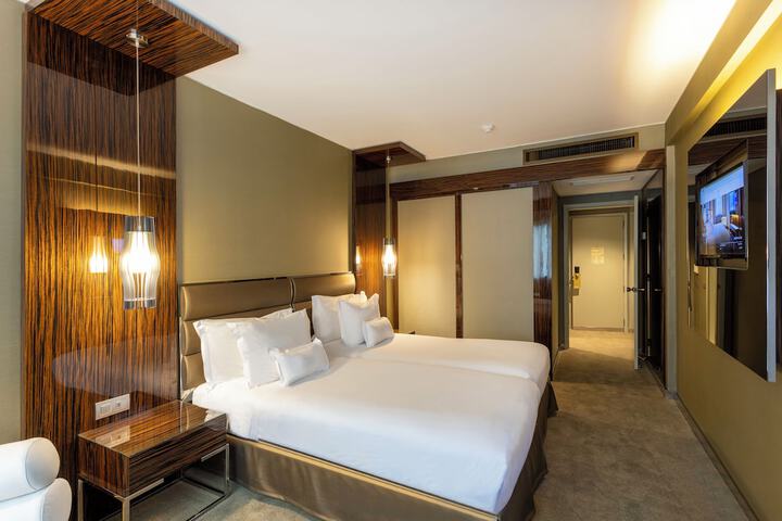 Room 41 of 84