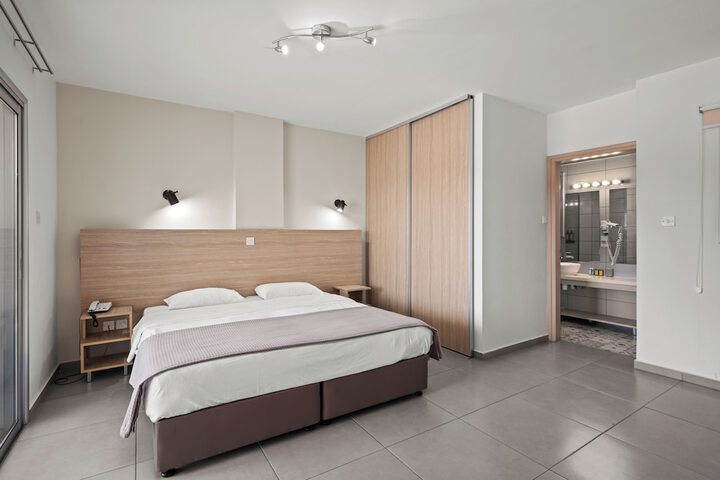 Room 14 of 49