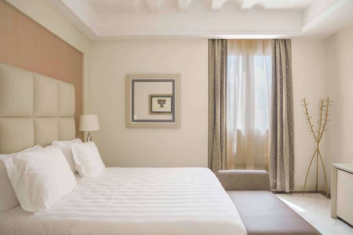 Room 40 of 168