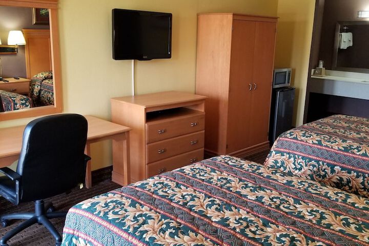 Classic Room 2 Double Beds (8 of 8)