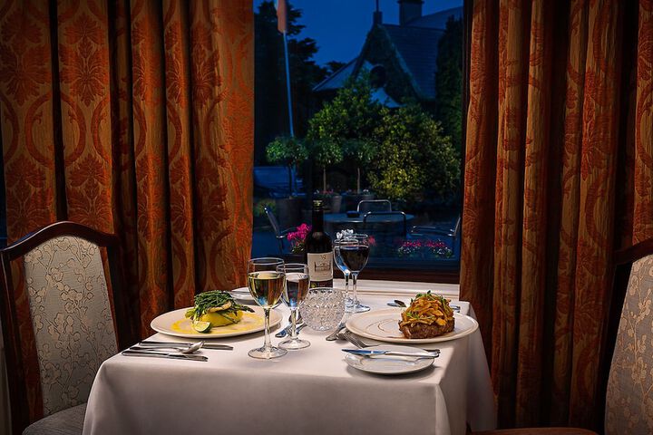 Dining 27 of 39