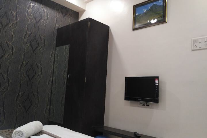 Room 17 of 35