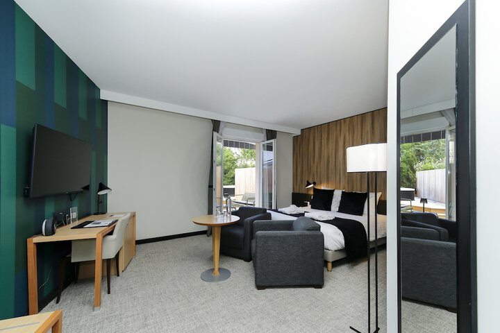 Room 12 of 60