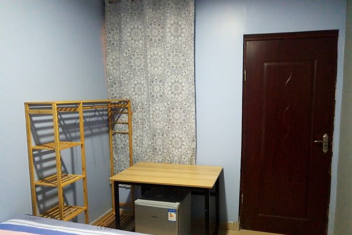 Room 13 of 23