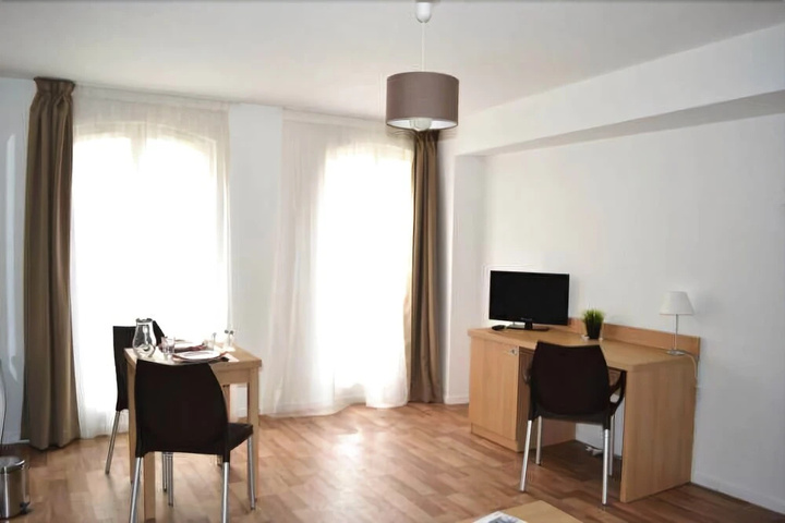 Room 5 of 19