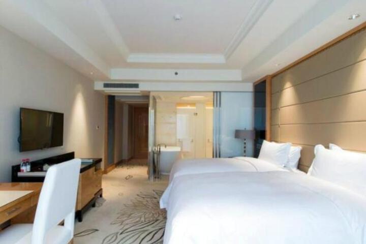 Ningbo East New Town Nanyuan Universal Hotel (Convention and Exhibition Center)