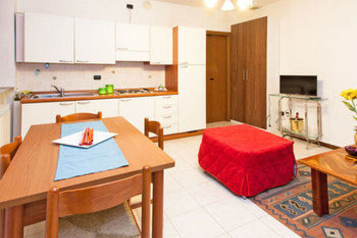 Room 222 of 320