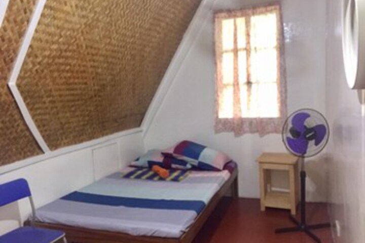 Room 5 of 19