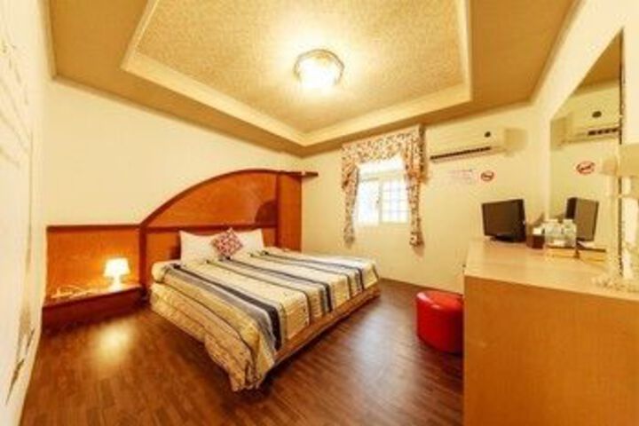 Room 15 of 40