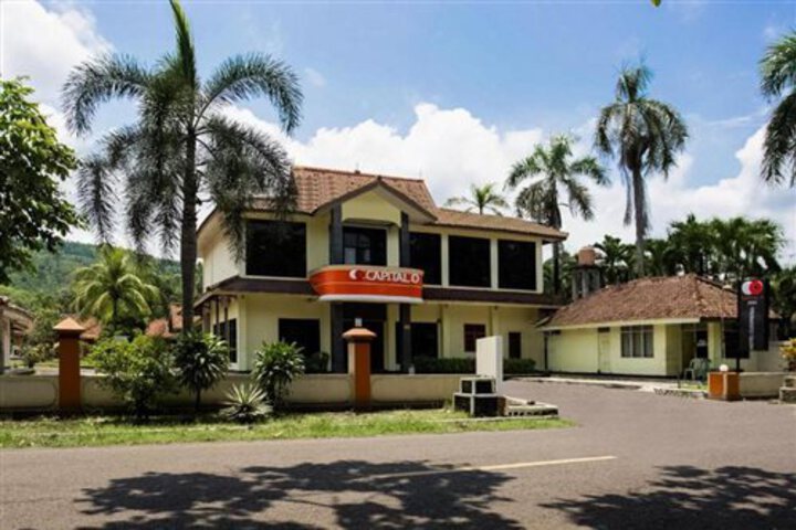 CAPITAL O 3094 HOTEL CLEOPATRA