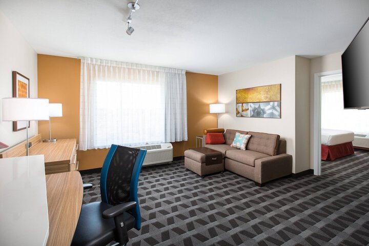 Room 21 of 84