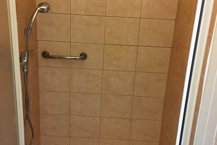 Room 42 of 76